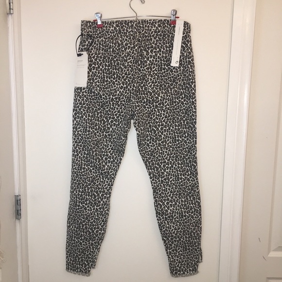 LEOPARD PRINT JEANS🐆 - Picture 5 of 8